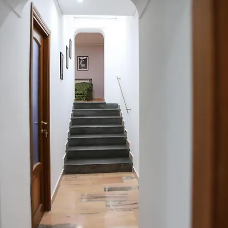 Apartman Modern At Piazza Del Gesu' By Wonderful Italy